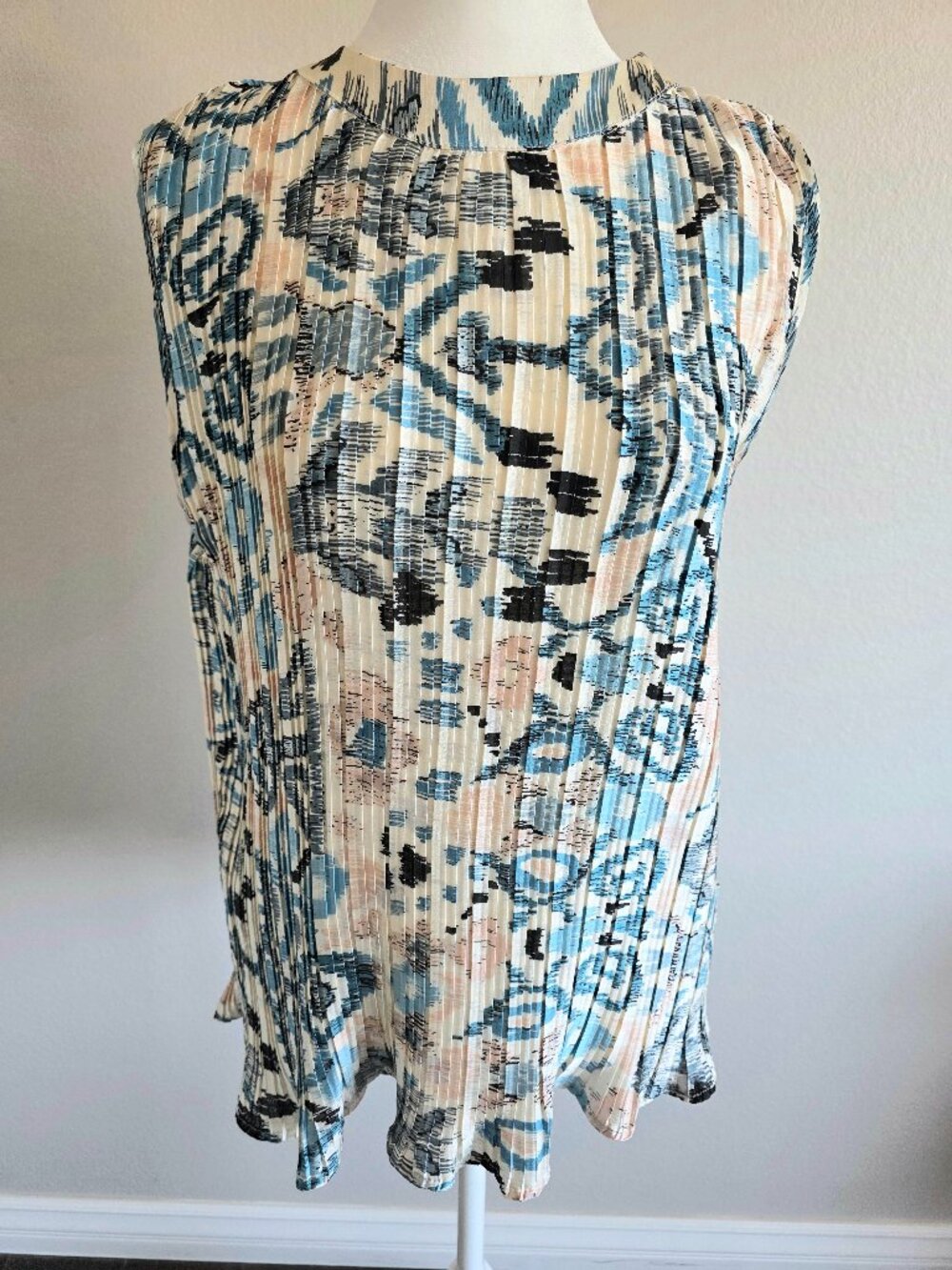 Anthropolgie Azel Hazel Blouse Accordion Pleat Soft Silky Sleeveless Tank Size L